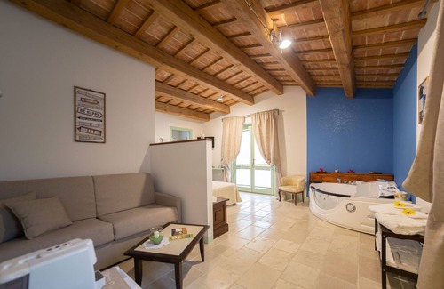 Jesi House | Le MaRaClà Country House