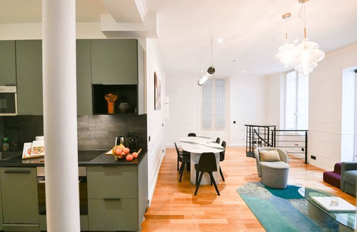 Arsenal Apartment | Le Marais Pl de la Bastille 3BD 3BTH for 10 guests