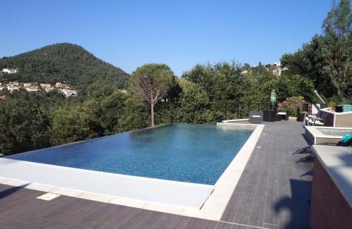 Les Adrets-de-l'Esterel Bed & Breakfast | Le Mas de la Verrerie