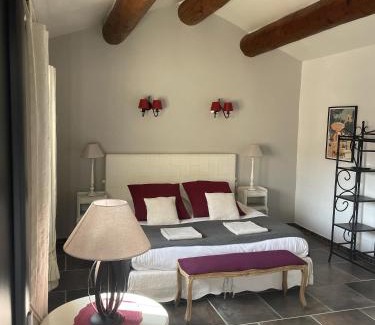 Graveson Bed & Breakfast | Le Mas Des Chutes