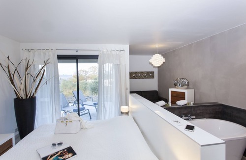 Barjac Hotel | Le Mas du Terme