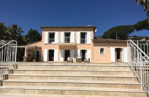 Guerrevieille Villa | Le Mas Rose: Magnificent Air-conditioned Villa with Swimming Pool and Garden Grimaud St Tropez