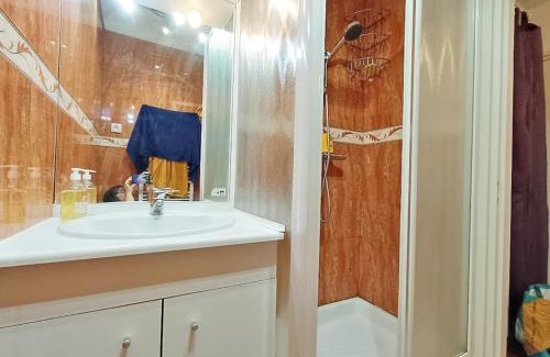 Bagneres-de-Luchon Apartment | Le nid d'oeillet, T3 bis, wifi, jardin commun