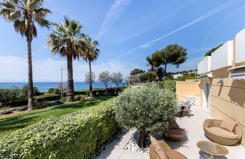 Sanary-sur-Mer Apartment | Le Palm Beach - Jacuzzi et vue mer