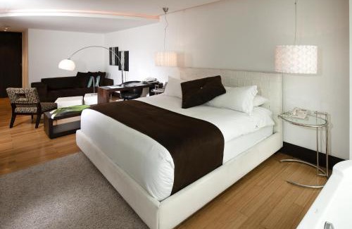 La Carolina Hotel | Le Parc Hotel, Beyond Stars