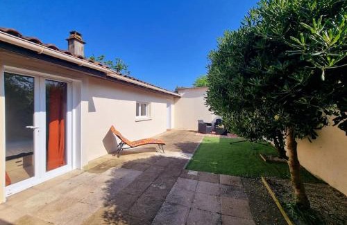 Begles Apartment | Le Patio - Maison avec Jardin - WIFI