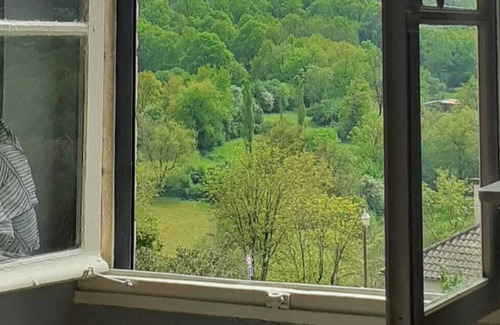 Loubejac Cottage | Le Petit Figuier - newly refurbished village gite with pool