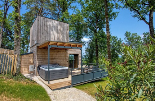 Sarlat-la-Caneda Cabin | Le Pech Éternel: SPA des Charmes cabin