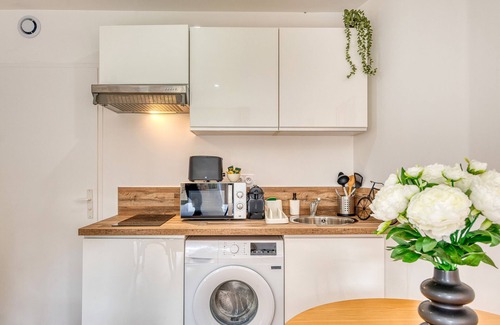 7th Arrondissement Apartment | Le Petit Atelier - Climatisé + extérieur - Jean Macé