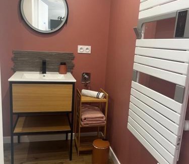 Vignoc Apartment | Le petit Grenier de la Fontaine