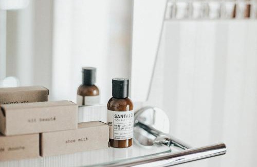 Old Montreal Hotel | Le Petit Hotel Notre Dame