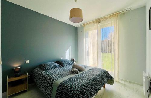 Carentan Apartment | Le Petit Podium Cozy Ground Floor