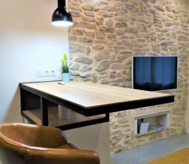 L'Isle-sur-la-Sorgue Apartment | Le Petit Studio - 15 m2 - Centre Ville - Sorgue à 50 m