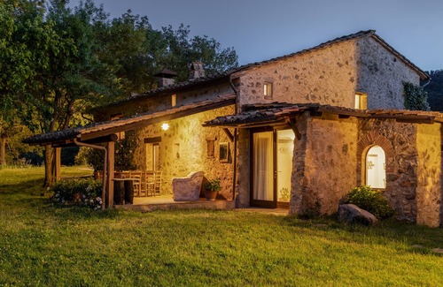 Cinigiano Villa | Le Pianore Private Tuscan Villa, Pool, Mountain views, 50ha Organic Farm