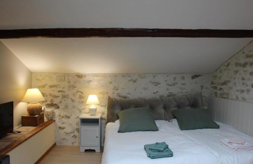 Montsegur-sur-Lauzon House | Le Pigeonnier, gîte des Lucioles en Provence