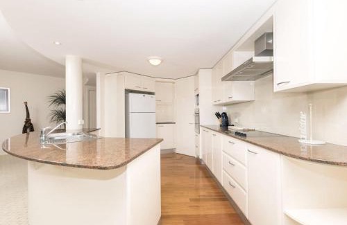 Forster Apartment | Le Point 101