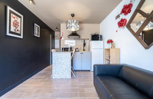 La Capelette Apartment | Le Poker Love Jacuzzi