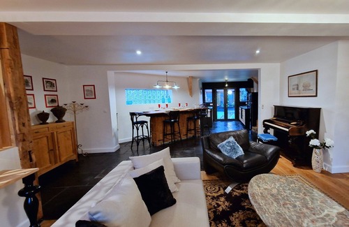 Saint-Philbert-sur-Risle House | Le Pont Joly