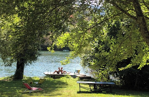 Hautecourt-Romaneche House | Le Ponton: a bohemian-style waterfront getaway just 1 hour from Lyon.