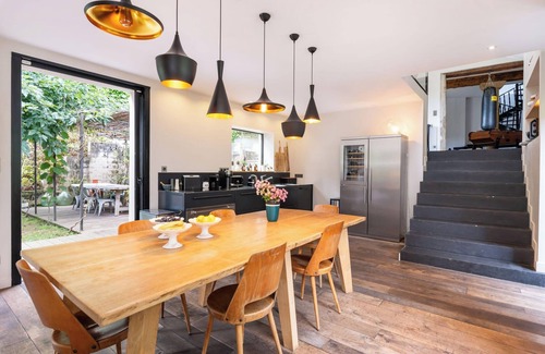 Saint-Cyr-au-Mont-d'Or Villa | Le Pressoir - Newly refurbished house with contemporary decoration