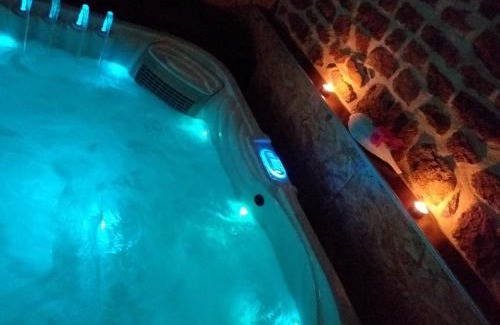 Lonlay-l'Abbaye Hotel | Le Ptit Spa de L'Abbaye Suite love et Spa privé