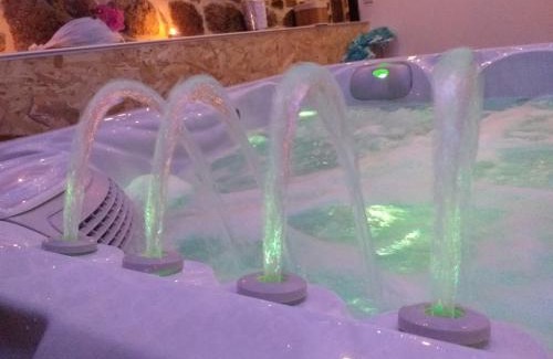 Lonlay-l'Abbaye Hotel | Le Ptit Spa de L'Abbaye Suite love et Spa privé