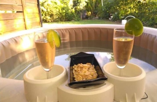 Petit-Canal House | le Puits D'or 2 Lodge Style Chalet Avec Jacuzzi