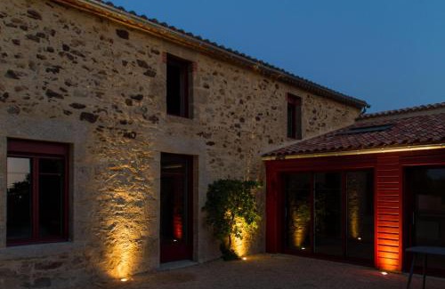 Bazoges-en-Paillers Bed & Breakfast | Le Puy Carmin - Chambre d'hôtes avec jacuzzi