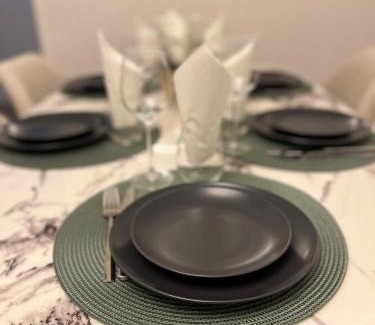 Kable Apartment | Le Rapp 6, Appartement de Standing 3 chambres, 7 personnes &1 bébé, Cosy et familial ultra équipé Emplacement Idéal proche Gare Centre ville Marchés de Noël Quartier Tribunal Contades