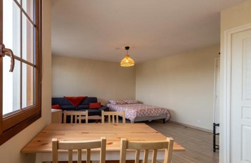 Saint-Quentin-Lamotte-Croix-au-Bailly Apartment | Le Reflet de la Motte - Avec terrasse