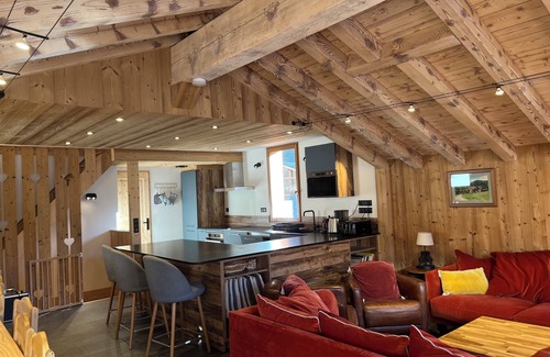 Le Bettaix Ski Chalet | Le Refuge du Cabri -15 people- sauna - jacuzzi Les Ménuires -Skis aux Pieds