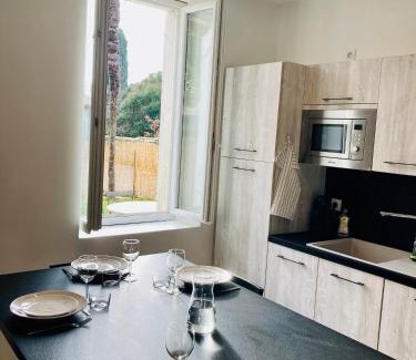 Castelnaudary Apartment | Le Riquet - Parking et jardin privé, clim, RDC