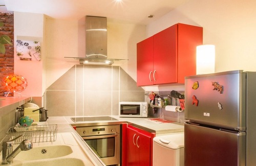 Marengo - Jolimont Apartment | LE ROSA BONHEUR - One Bedroom Apartment, Sleeps 4