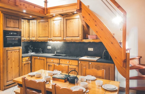 Saint-Chaffrey Apartment | Le Serre d'Or, large apartment at the foot of the slopes