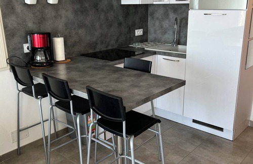 Montpellier Apartment | Le Soleil Couchant Studio Vue Mer