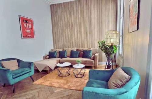 Downtown Angers Apartment | Le St Denis: Hypercentre, billiards, 4ch, 8p