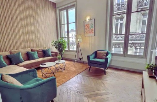 Downtown Angers Apartment | Le St Denis: Hypercentre, billiards, 4ch, 8p