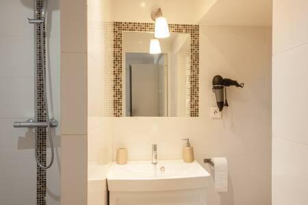 Fontainebleau Apartment | Le studio - Hyper centre de Fontainebleau - proche INSEAD