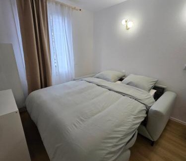 Bussy-Saint-Georges Apartment | Le Studio Pastel