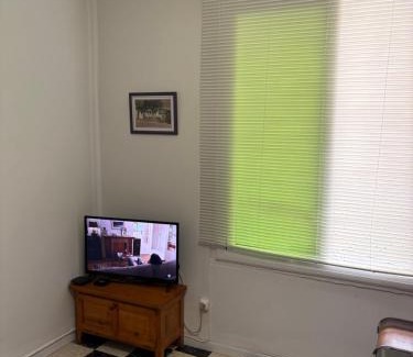 Beziers City Centre Apartment | Le study