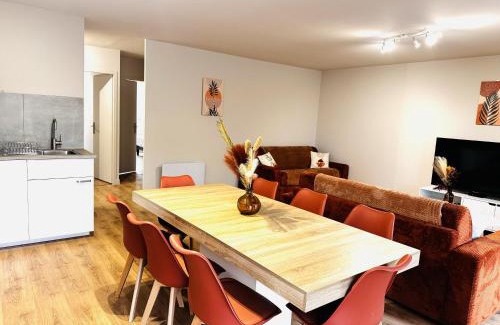 Bellegarde-sur-Valserine Apartment | Le Terracotta cocon moderne à 2 pas de la Gare ligne directe GENÈVE-LYON-PARIS