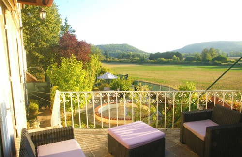 Sermizelles House | Le Trèfle de l'Impériale (les Gites de l'Impériale) House, garden & terrace