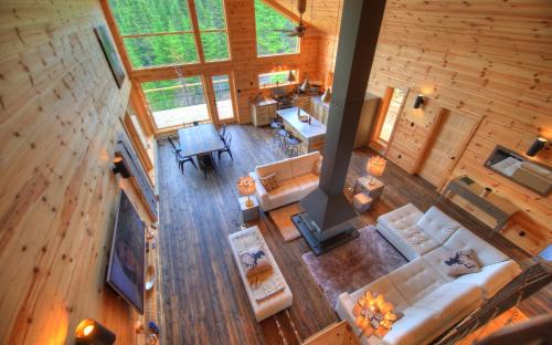 La Malbaie Ski Chalet | Le Val d'Isère - Les Chalets Spa Canada