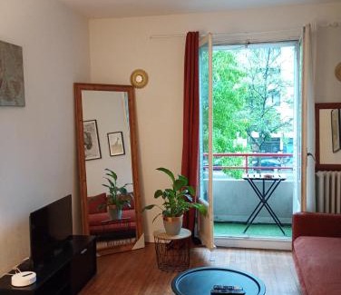 Quartier des Eaux-Claires Apartment | Le Vallier Catane