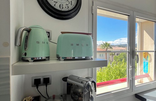 Sanary-sur-Mer Condo | LE VICTORIA SANARY CENTER TOP FLOOR SEA VIEW SPACIOUS ELEGANT APARTMENT