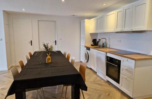 Lagnieu Apartment | Le Zénith - 3 chambres, 3 salles de bain - 8 pers max - Réservation à la chambre possible