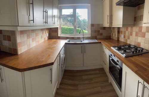 Fetcham Other | Leatherhead Surrey Maisonette 2 Bedrooms.