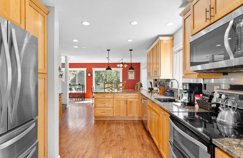 Leavenworth House | Leavenworth River Haus - Your dog-friendly, riverfront getaway with peaceful views and hot tub!