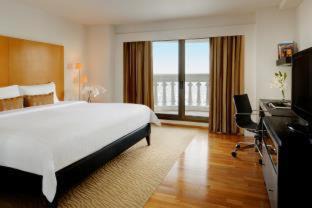 Bang Rak Hotel | lebua at State Tower