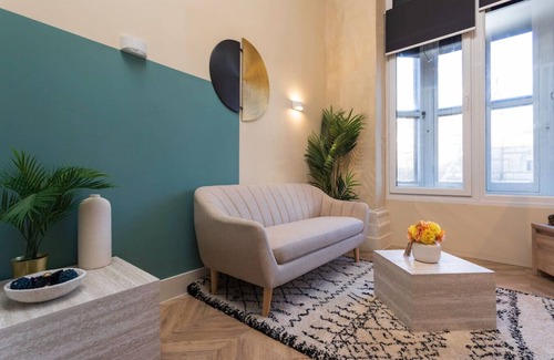 Leeds Apartment | Leeds Central Majestic | City Apartment | Stylish